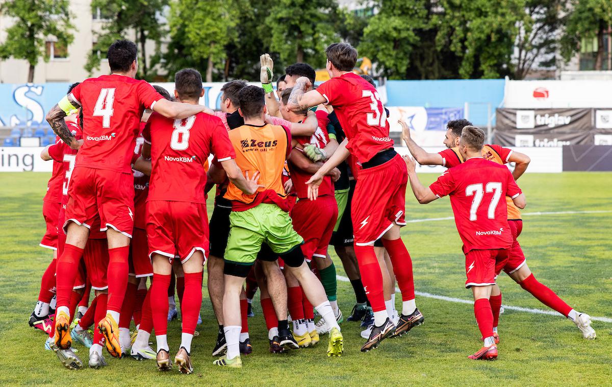 Aluminij | Nogometaši Aluminija so si po letu igranja v drugi ligi priigrali vrnitev med slovensko elito. | Foto Vid Ponikvar/Sportida