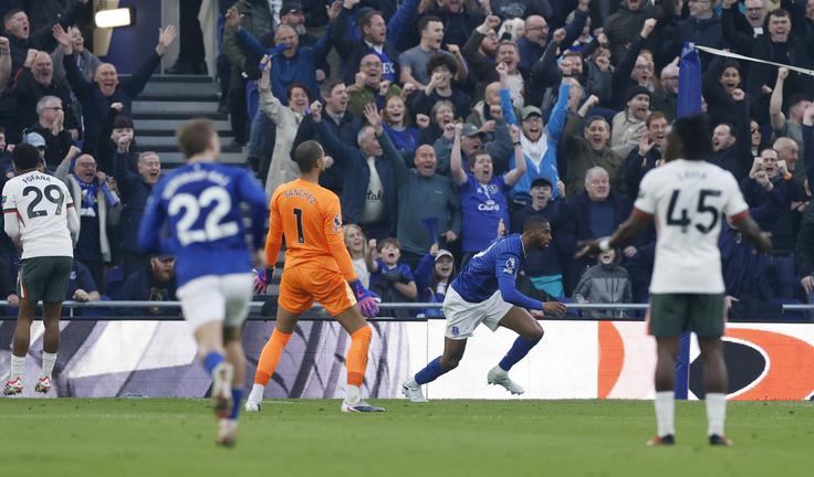 Everton je s 3:0 premagal Chelsea. | Foto: Reuters