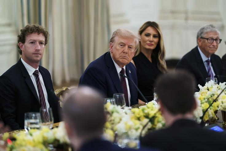 Ta teden je Trump na kosilo povabil milijarderje iz Silicijeve doline in jih spraševal, koliko denarja bodo vložili v ameriško gospodarstvo in ameriško infrastrukturo.  | Foto: Guliverimage