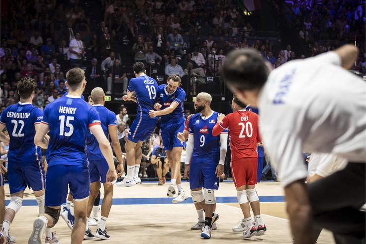 Francozi so gostitelje odpravili s 3:0. | Foto: Volleyballworld