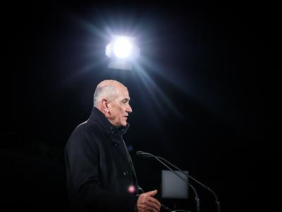 Stranke v pričakovanju: pogovori potekajo v zelo ozkem krogu