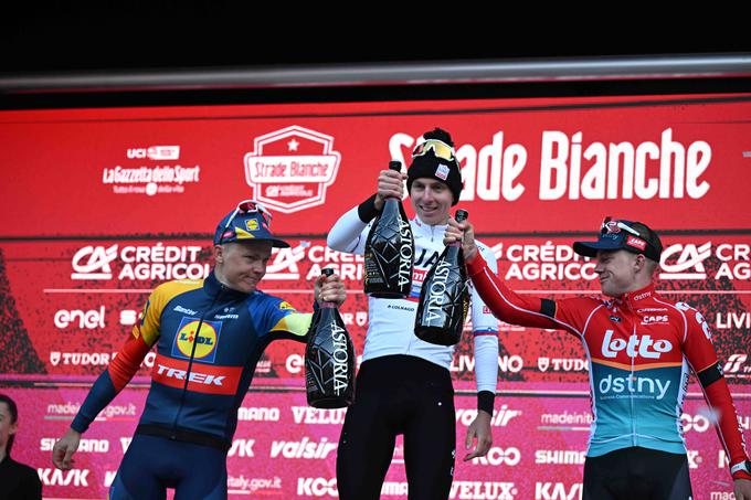 Pogačar se rad preizkuša na različnih terenih. Lani je sezono začel z zmago na makadamski klasiki Strade Bianche. | Foto: Guliverimage