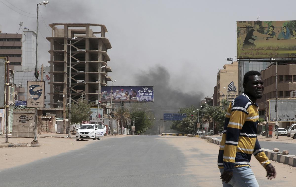 Sudan | Sudanska vojska je danes sprožila zračne napade na paravojaško oporišče v bližini prestolnice. | Foto Guliverimage