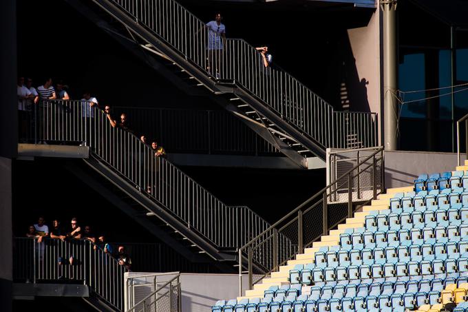 Stadion Z'dežele bi bil na današnji tekmi v običajnih časih poln, tako pa ... | Foto: Grega Valančič/Sportida