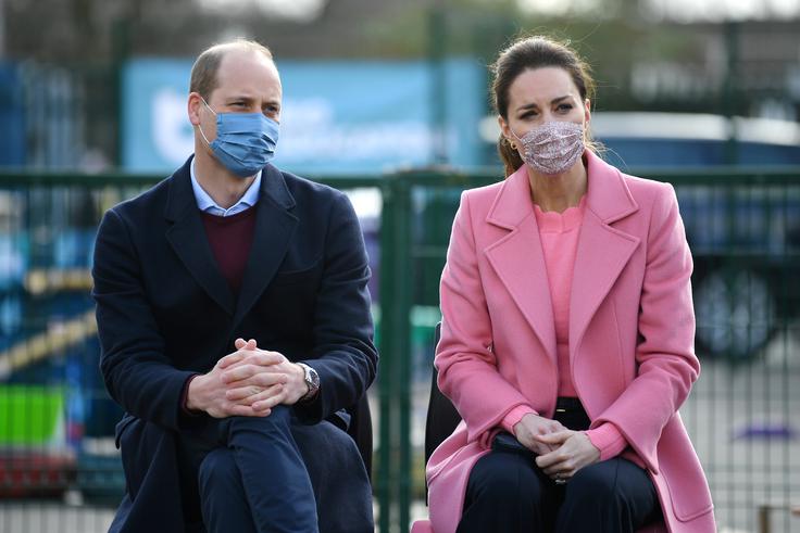 Princ William in Kate Middleton sta obiskala osnovno šolo, kar je bila njuna prva dolžnost po odmevnem intervjuju z Oprah Winfrey. | Foto: Reuters