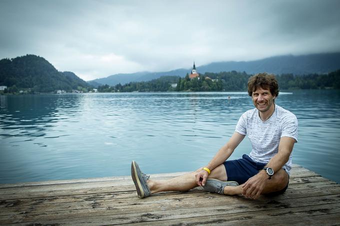 Z Ogrisom smo se srečali ob Blejskem jezeru, le nekaj kilometrov stran od njegovega domačega kraja Podhom v občini Gorje.  | Foto: Ana Kovač