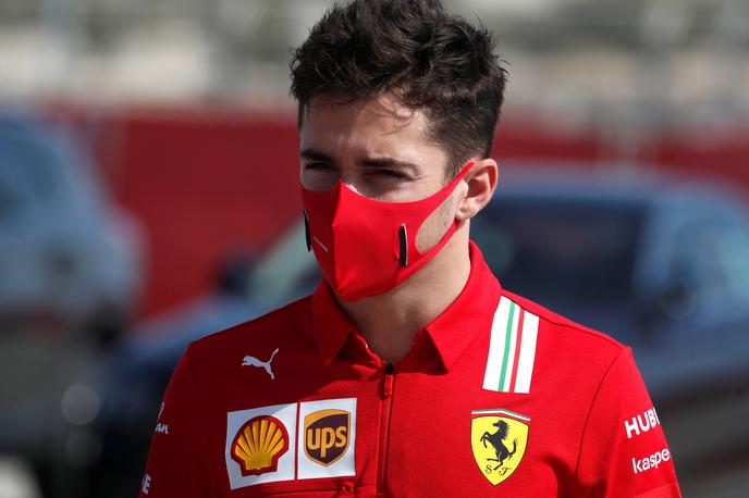 Charles Leclerc | Ferrarijev dirkač Charles Leclerc bo zaradi povzročitve nesreče na VN Bahrajna na zadnji dirki sezone v Abu Dabiju štartal tri mesta nižje od sicer doseženega časa v kvalifikacijah. | Foto Reuters