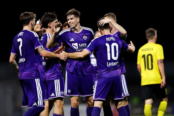 Vodilni Maribor je edini slovenski prvoligaš, ki v tej sezoni še ni izkusil grenkobe poraza. | Foto: Filip Barbalić