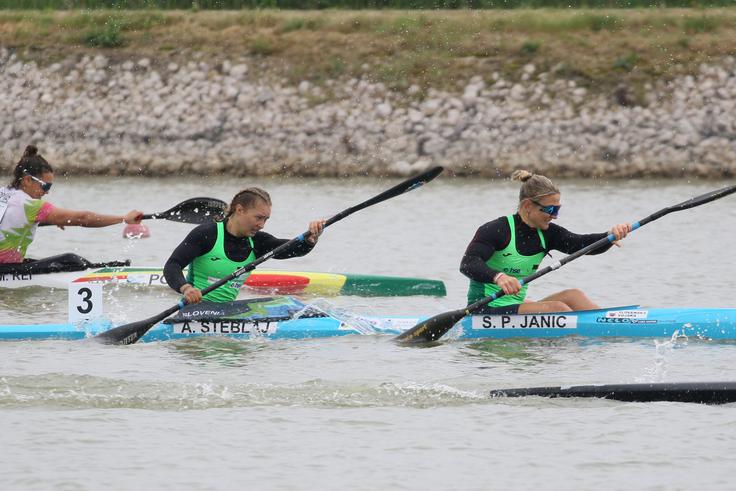 Ženska dvojica je obstala v polfinalu. | Foto: Kajakaška zveza Slovenije