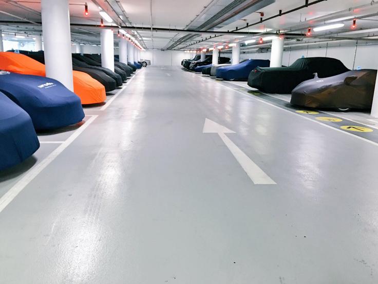 V posebni garaži za drage in luksuzne avtomobile zagotovijo najboljše pogoje. | Foto: Windrush Car Storage