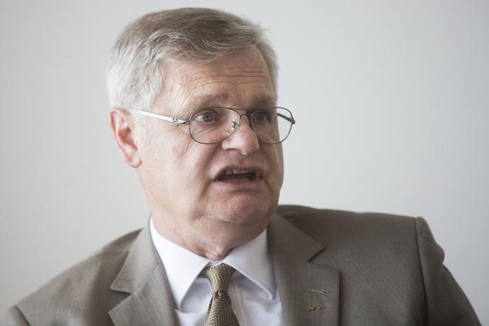 Kako bi Boris Štefanec preprečil preplačila medicinskih pripomočkov?