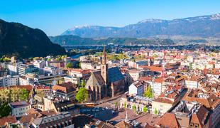 Če boste Bolzano obiskali skupaj s psom, bi lahko zanj plačali takso