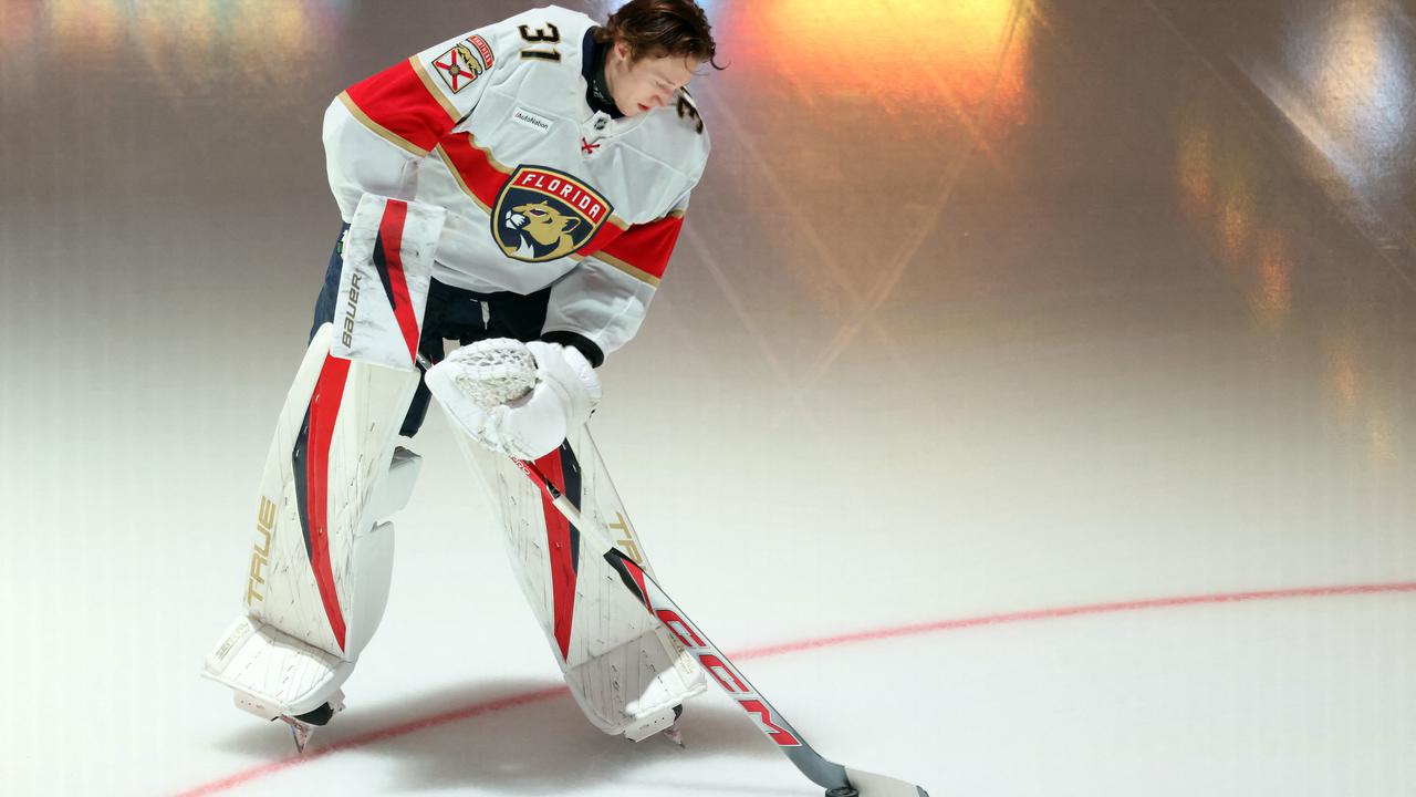 Cooper Black je postal najvišji vratar z nastopom v ligi NHL