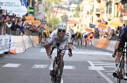 Pogačarjev dres prinesel 95.100 evrov, sam bo znesek podvojil