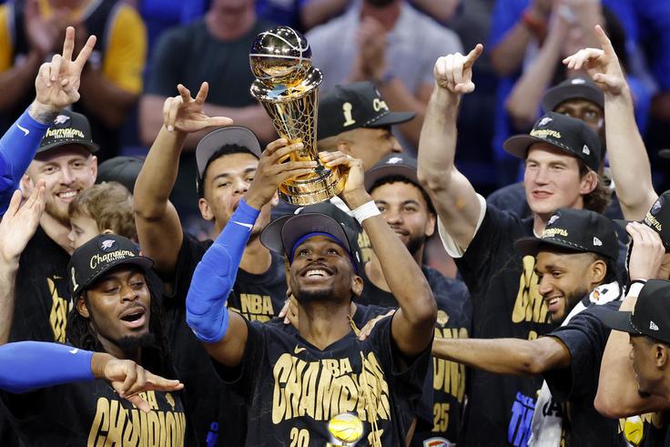 Oklahoma City Thunder tudi letos spadajo med glavne favorite. | Foto: Reuters