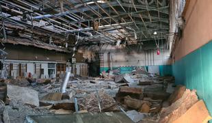 V telovadnici osnovne šole nastala ogromna materialna škoda: znano je, koliko bi lahko znašala #foto