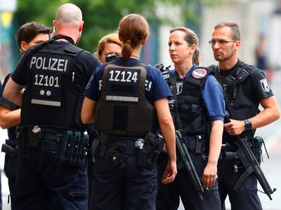 Trdni dokazi, da so trije najstniki v Nemčiji načrtovali teroristični napad