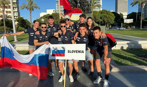Slovenska jadralca Lina Sorta in Filip Valjavec svetovna podprvaka