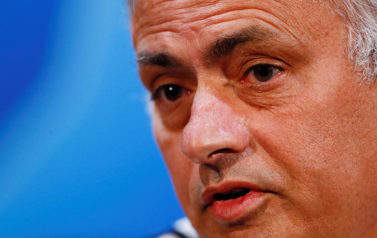 Jose Mourinho | Jose Mourinho je bil častni gost na tekmi lige KHL. | Foto Reuters