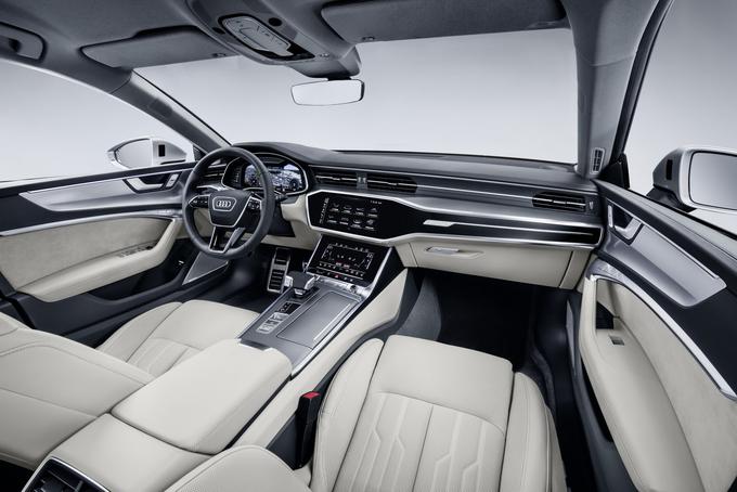 Največja novost sta dva zaslona da dotik, nameščena na armaturni plošči. | Foto: Audi