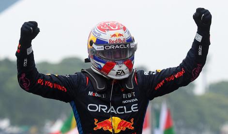 Rdeča zastava za trojno senzacijo: Verstappen s 17. mesta do zmage