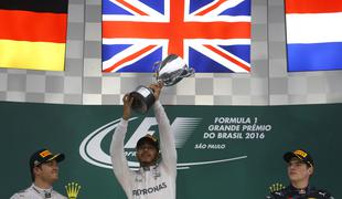 Hamilton zmagovalec kaotične dirke v Braziliji, prvak bo znan v Abu Dabiju