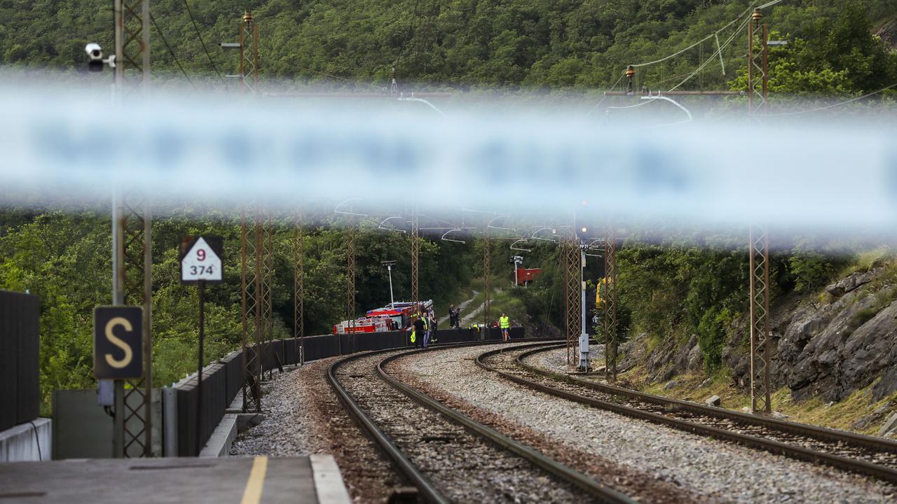 Poškodbe na vlaku iz Metlike niso posledica streljanja