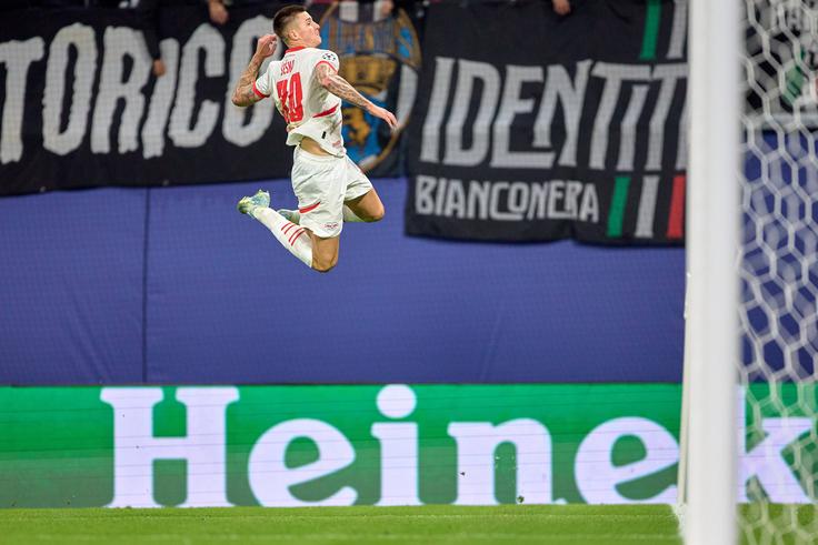 Benjamin Šeško dosega zadetke, a to Leipzigu (še) ne prinaša točk v ligi prvakov. Trener Marco Rose je izpostavil, da si je obramba znova privoščila preveč usodnih napak. | Foto: Guliverimage