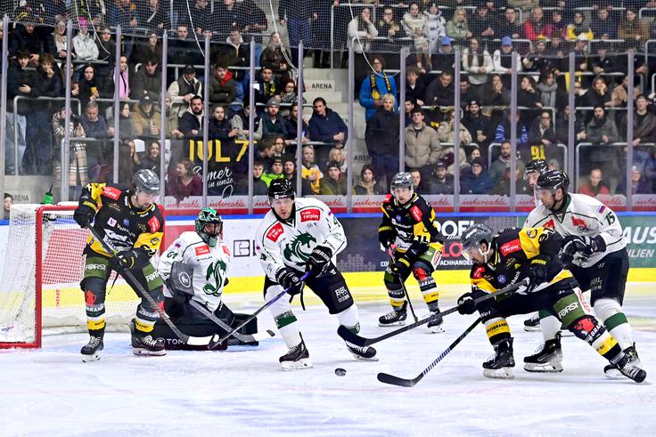 Olimpija je zadnjo klubsko uradno tekmo odigrala pred skoraj dvema mesecema, 25. februarja. | Foto: Foppa Iwan - HC Pustertal