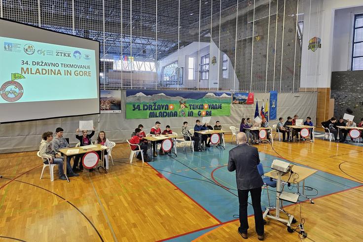 Finale 34. državnega tekmovanja Mladina in gore v Šenčurju v obliki kviza, ki je bil zahteven zalogaj znanja za vse zbrane. | Foto: Manca Ogrin/PZS