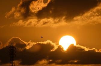 Še danes in jutri do 24 stopinj, nato postopna ohladitev