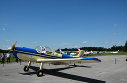 Po 50 letih v nebo spet poletelo legendarno športno letalo #video