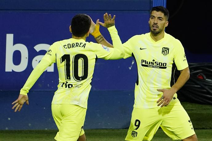 Angel Correa, Luis Suarez | Angel Correa in dvakratni strelec Luis Suarez se veselita enega od dveh zadetkov Atletica. | Foto Reuters