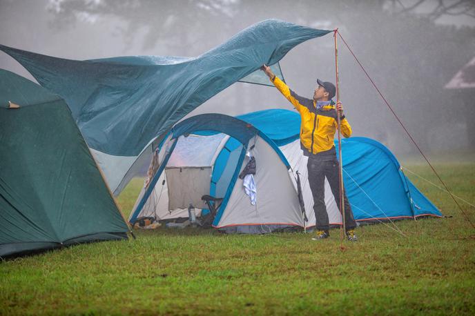 nevihta kampiranje | Gostje redko odpovejo prihod v kamp zaradi vremena, bivanje le skrajšajo, če je napoved res slaba. | Foto Shutterstock