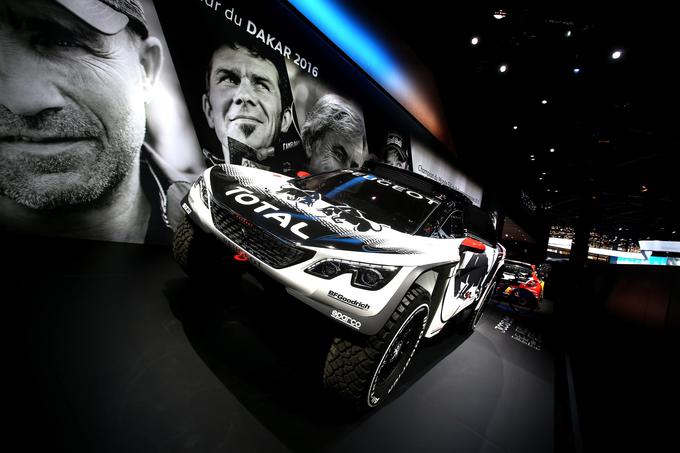 Popolna preobrazba peugeota 3008 že pošilja tudi na Dakar - na dirko vseh dirk. Takšen je rezultat, ko gre družinski križanec v fitnes Peugeotovega motošportnega oddelka. | Foto: Peugeot
