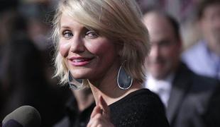 Cameron Diaz sama čisti svoj WC