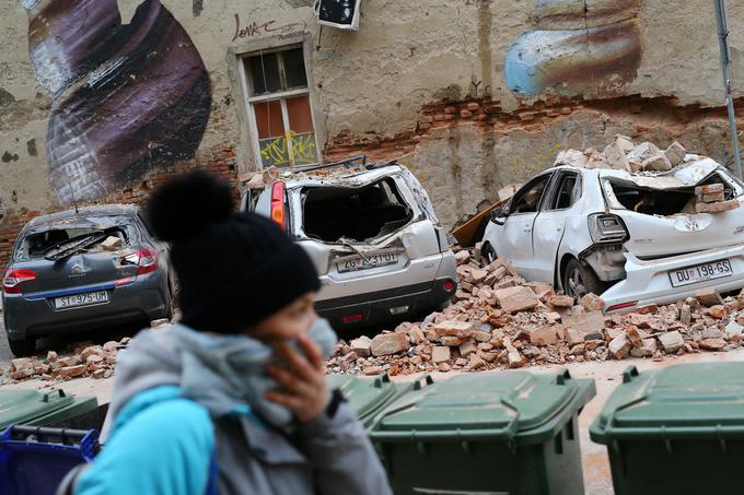 Zagreb, ki je bil že pred tem v primežu novega koronavirusa, je v nedeljo zjutraj prizadel hud potres.  | Foto: Reuters