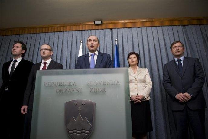 Namesto sedanjih 15 predvidoma 11 ministrstev