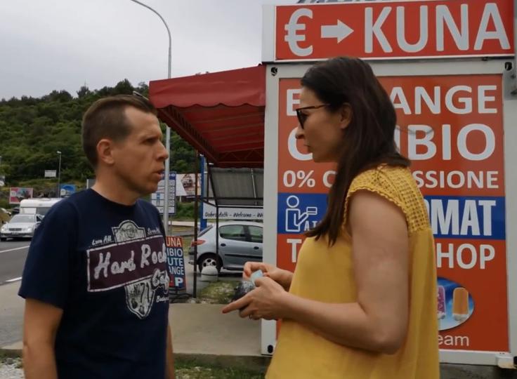 Še preden so prišli do cilja, so Farteljevi imeli delo z ... gotovino! | Foto: 