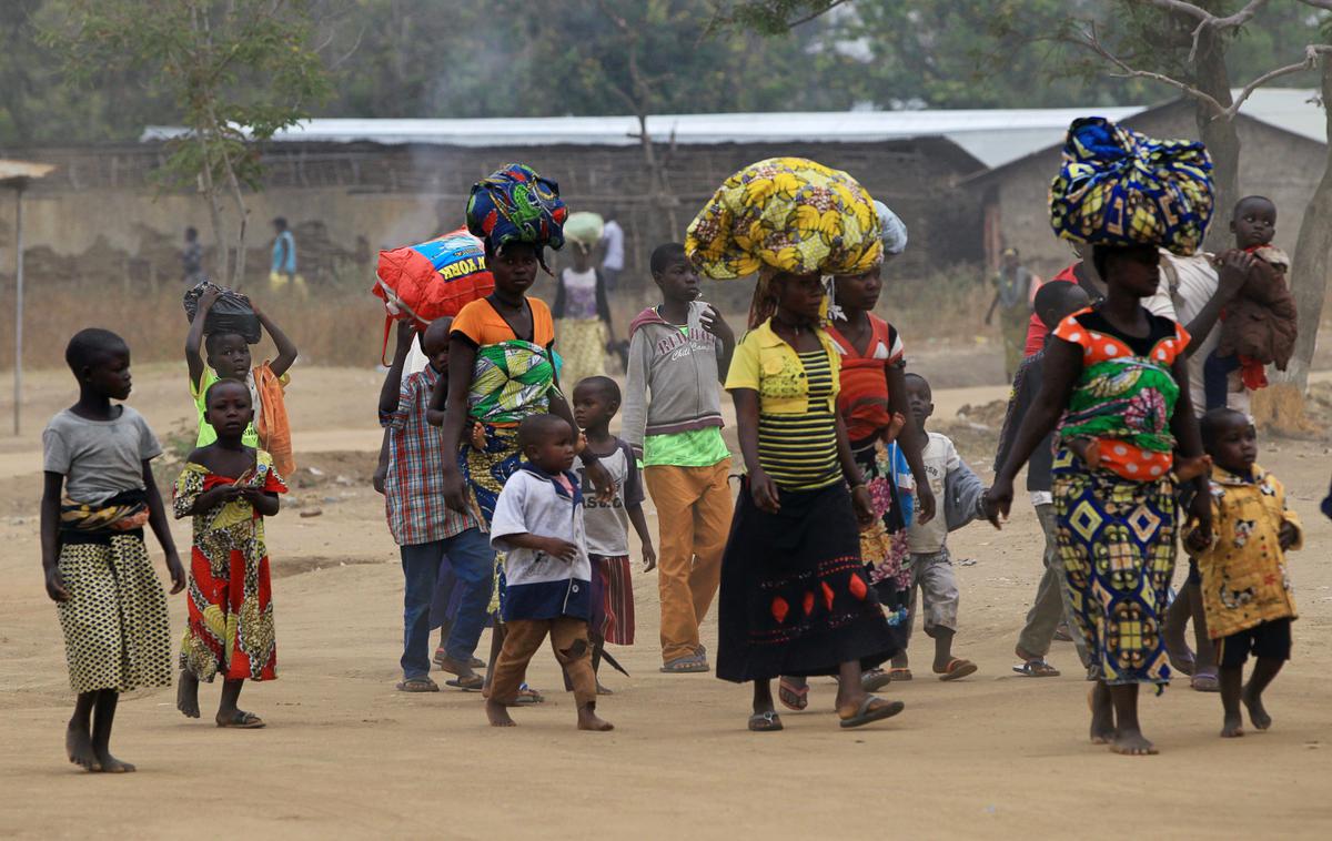 migracija selitev afrika | Posamezniki brez zakonite identitete so v mnogočem prikrajšani že v izhodišču. | Foto Reuters