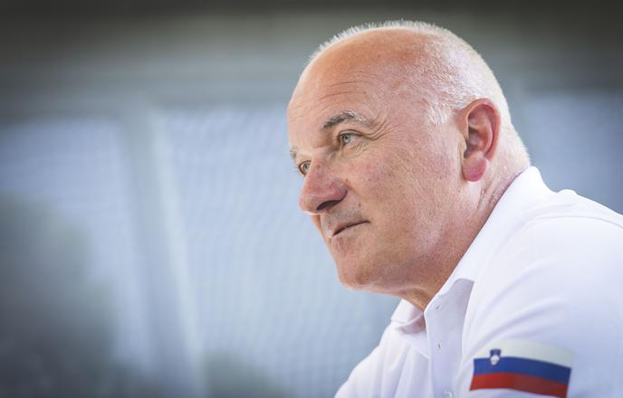 Fink: Živimo v znanstveni fantastiki, a tudi nevarni iluziji