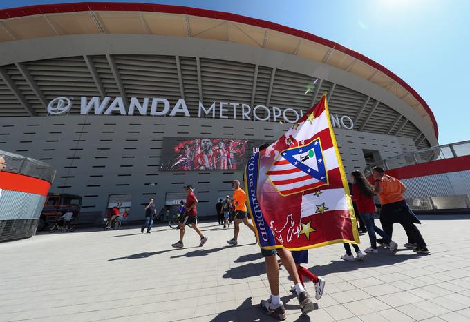 Izgradnja stadiona Wanda Metropolitano je Atetico Madrid pahnila globoko v rdeče območje. | Foto: Reuters