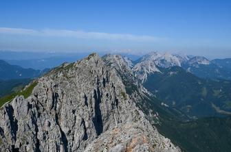 Z idilične planine Dolga njiva na razgledni Košutnikov turn #video