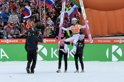 Izjemna Nika Prevc v Planici še enkrat več navdušila in se zahvalila navijačem