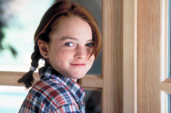 V nedeljo ob 14. uri ne zamudite mladinske komedije Past za starše (The Parent Trap) z Lindsay Lohan v vlogi dvojčic, ki se po naključju spoznata na taborjenju. | Foto: 