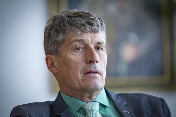 Borut Sajovic | Vodja poslancev Svobode Borut Sajovic je v današnji izjavi za medije ocenil, da morajo ministri oz. kandidati za ministrske funkcije v 16. slovenski vladi imeti možnost, da se predstavijo, povedo o svojih načrtih za delo na resorjih, ki jih nameravajo prevzeti. | Foto Ana Kovač