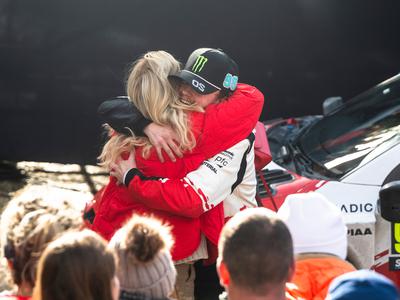 Zmaga Oliverja Solberga v Monte Carlu: čestitke tudi s strani dveh največjih legend