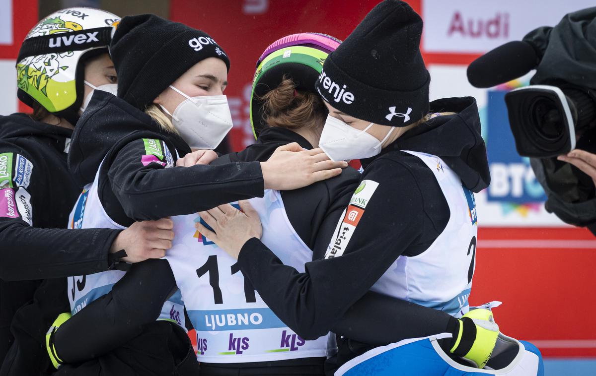 Ljubno 2021 - posamična tekma | Slovenski ženski skakalni tabor je eden od favoritov za odličje na olimpijskih igrah. | Foto SloSki