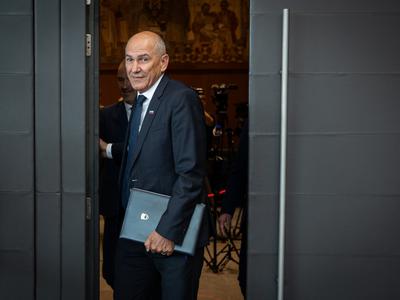 Odločilen dan za Janeza Janšo in njegovo ekipo