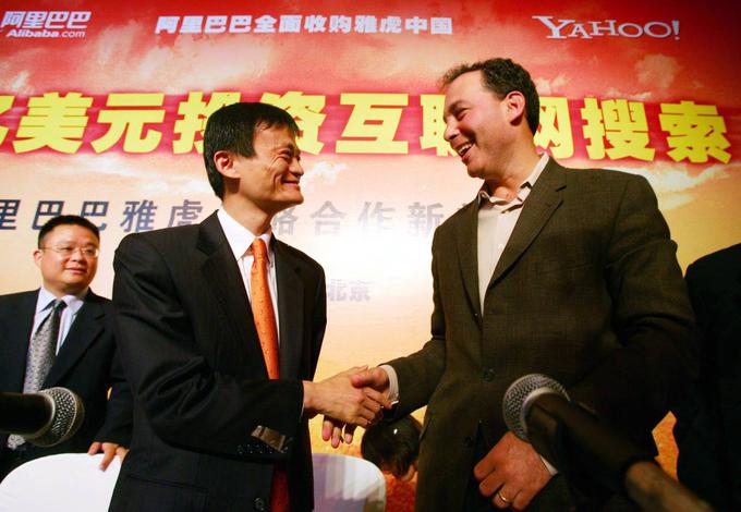 Največji vložek je prišel leta 2005: Jerry Yang, prijatelj Jacka Maja in soustanovitelj spletnega velikana Yahoo, je Alibabi zagotovil investicijo, vredno kar milijardo dolarjev. Yahoo je s tem postal tudi 40-odstotni lastnik Alibabe. | Foto: 